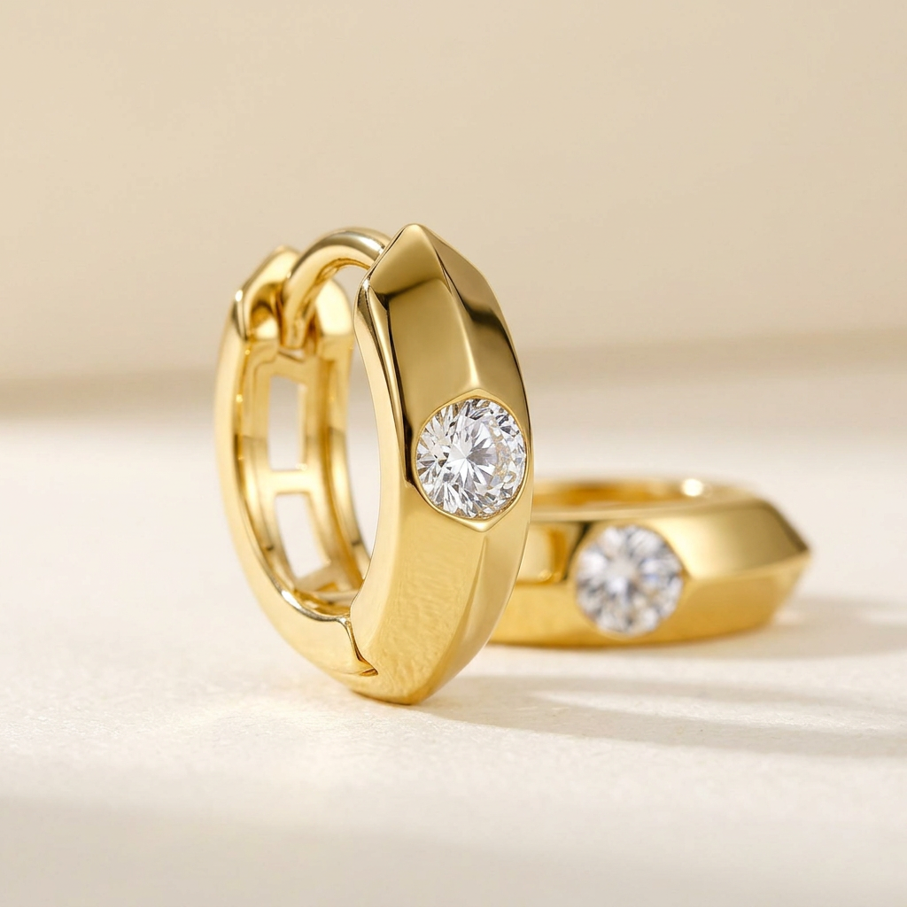 Marquise Solitaire Huggies 产品细节图
